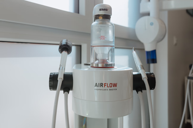 EMS Airflow Prophylaxis Master für die professionelle Zahnreinigung